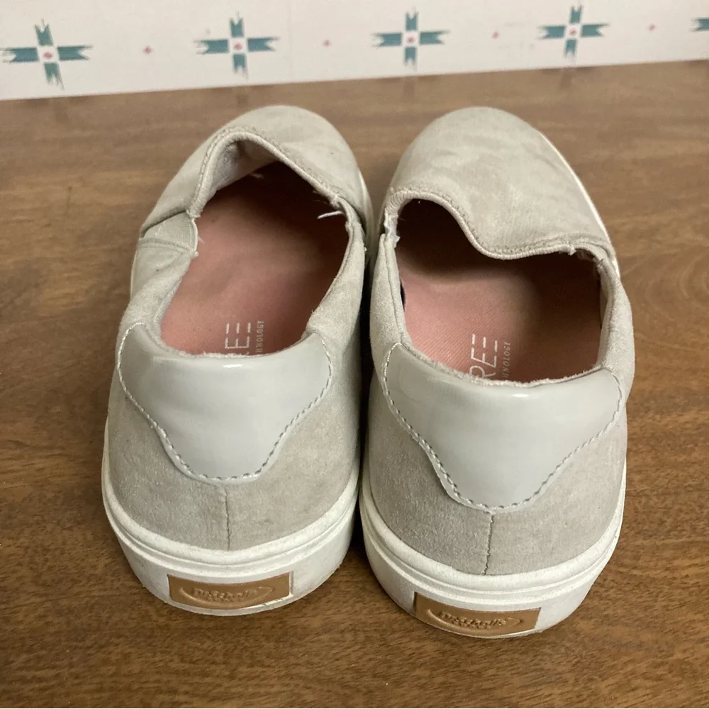 Dr. Scholl's Nova Be Free Light Grayish Faux Suede Slip-ons 7M